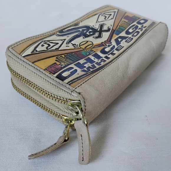 Women's Large Vintage Embossed Leather Chicago White Sox Wallet MLB Baseball Y2K - Picture 2 of 14